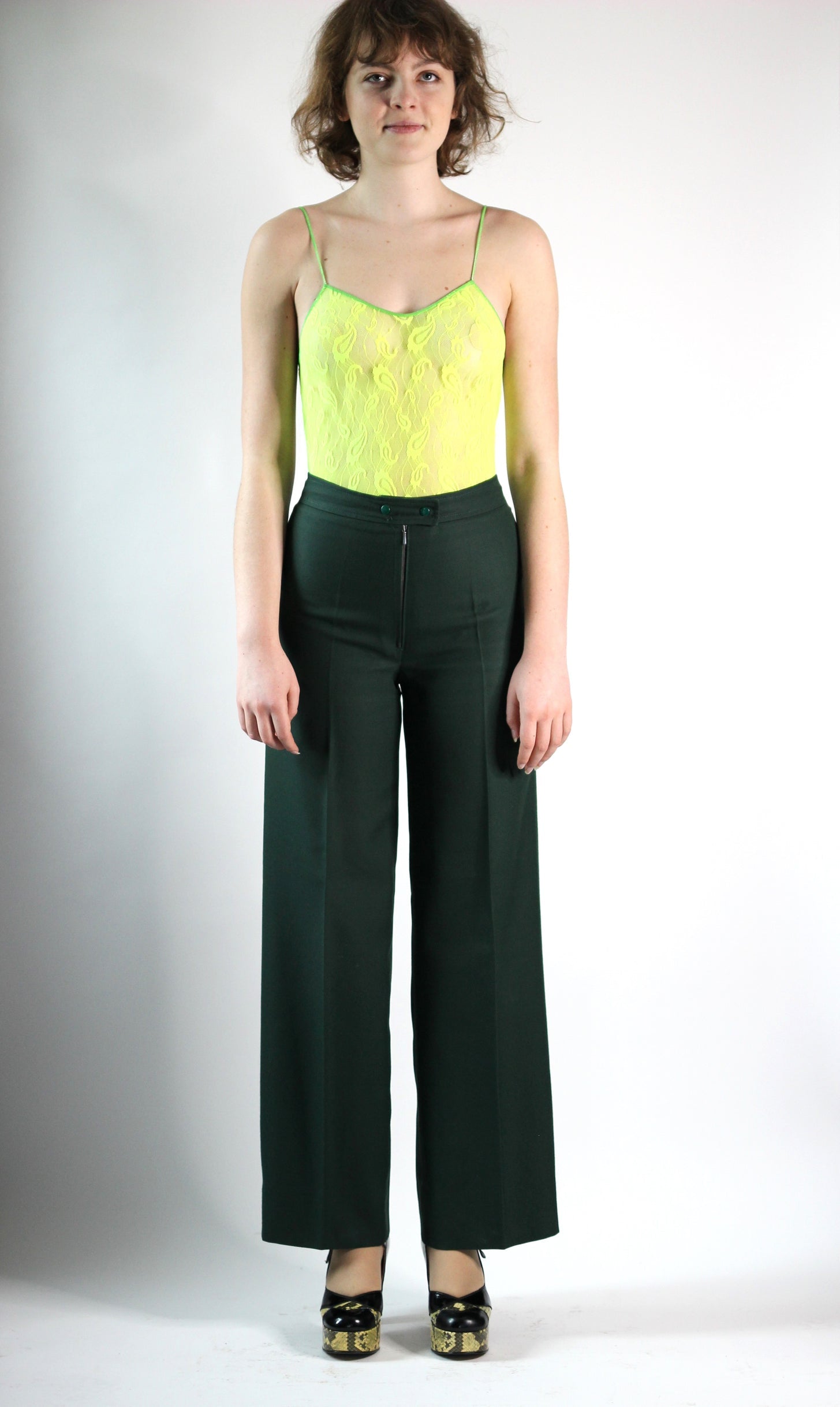 1970s Dark Green High Waisted Flare Pants// Size M – byWaltz