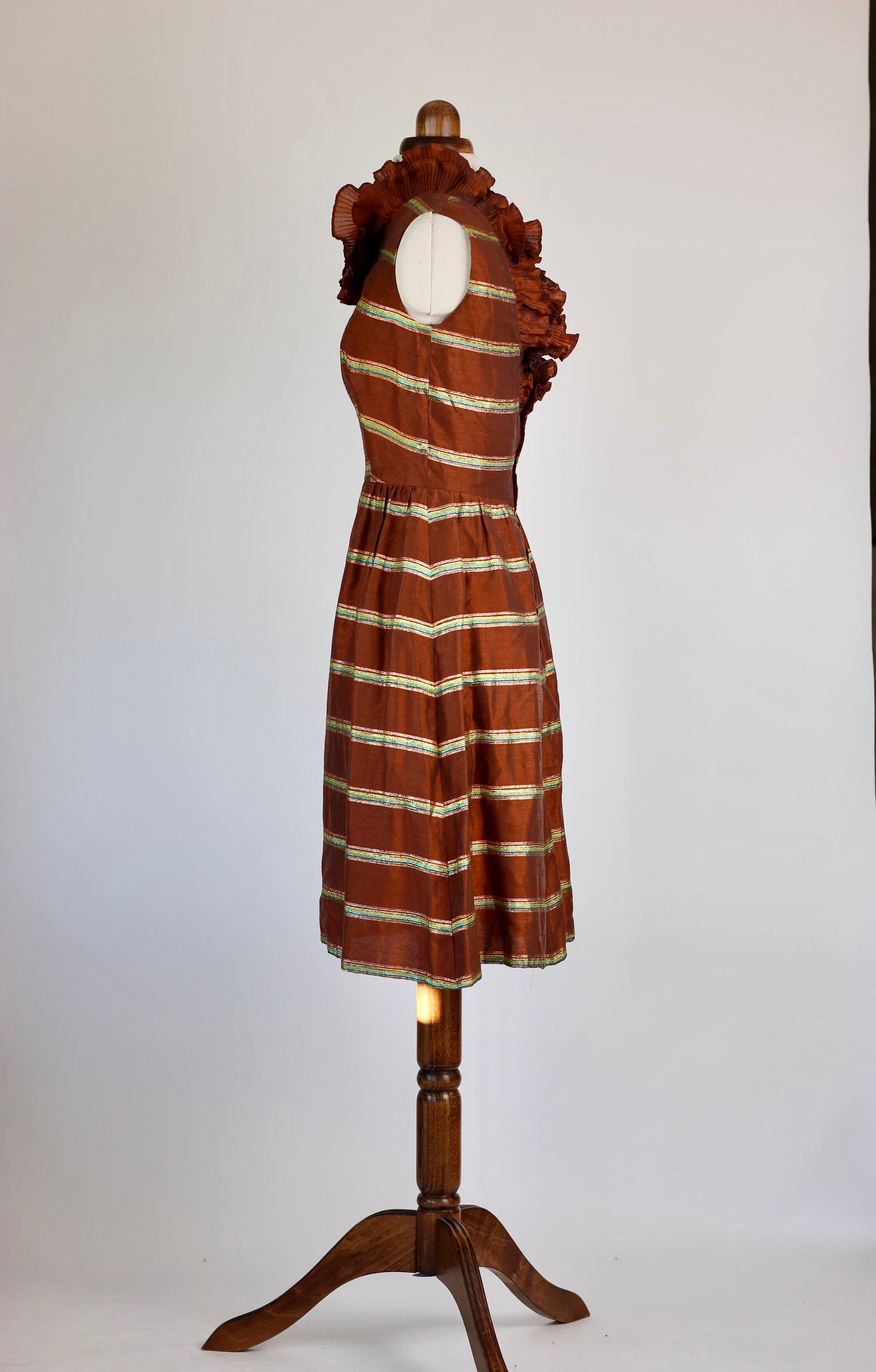 1960s Dress in Brown with Metal Threads//Made in London//Size XS