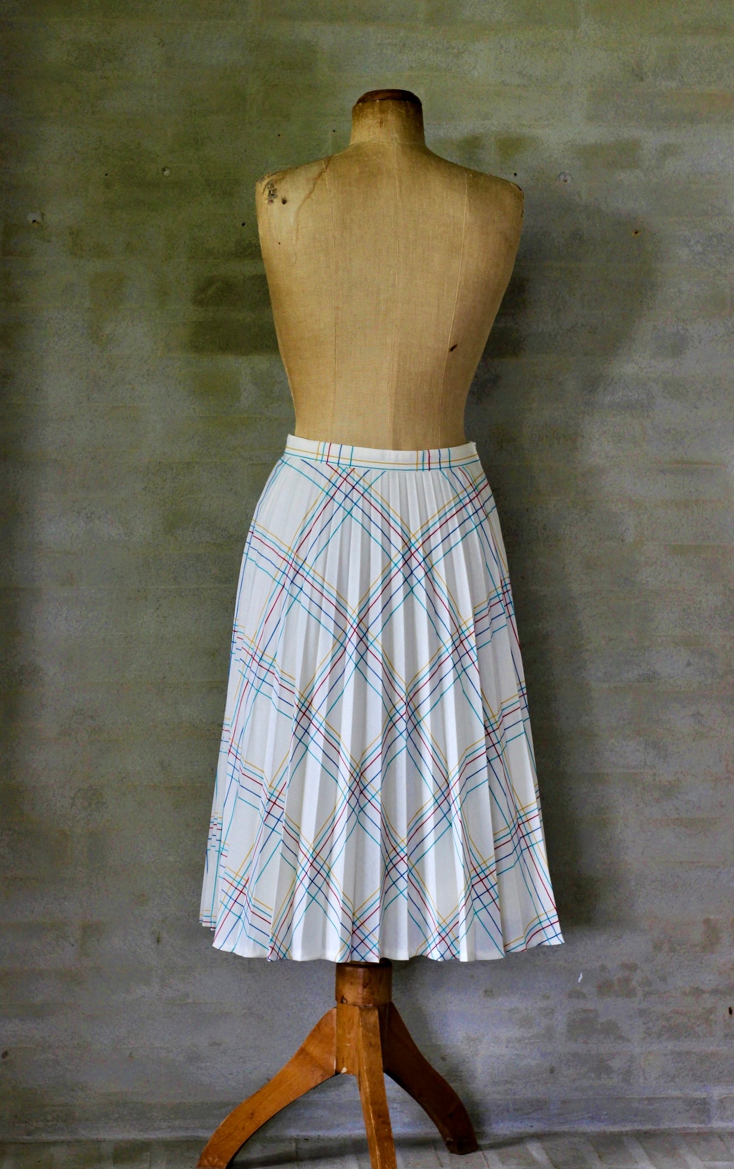 1970s High Waisted Pleated Skirt//Size S