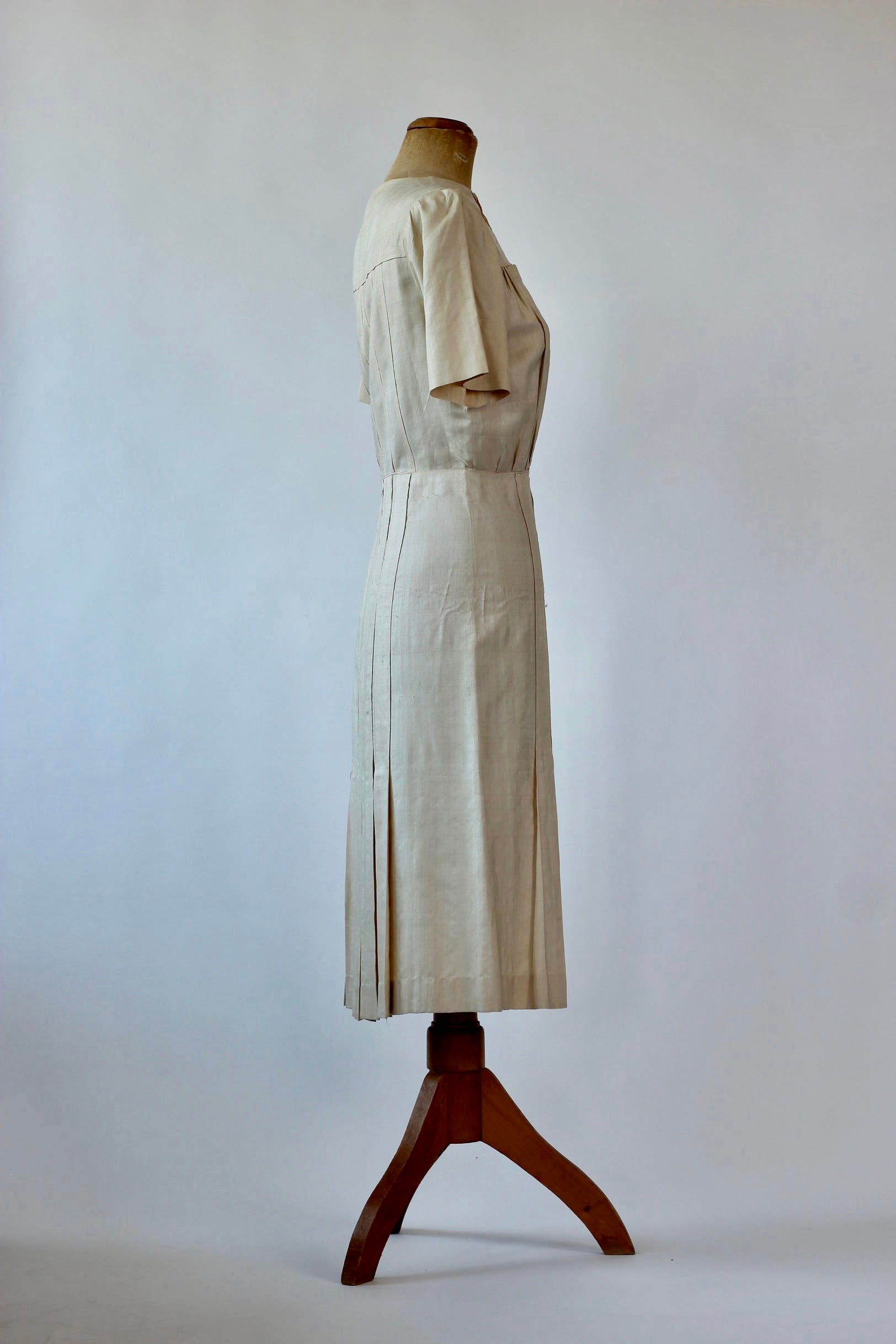 1930s Raw Silk Summer Dress with Red Buttons//Size L