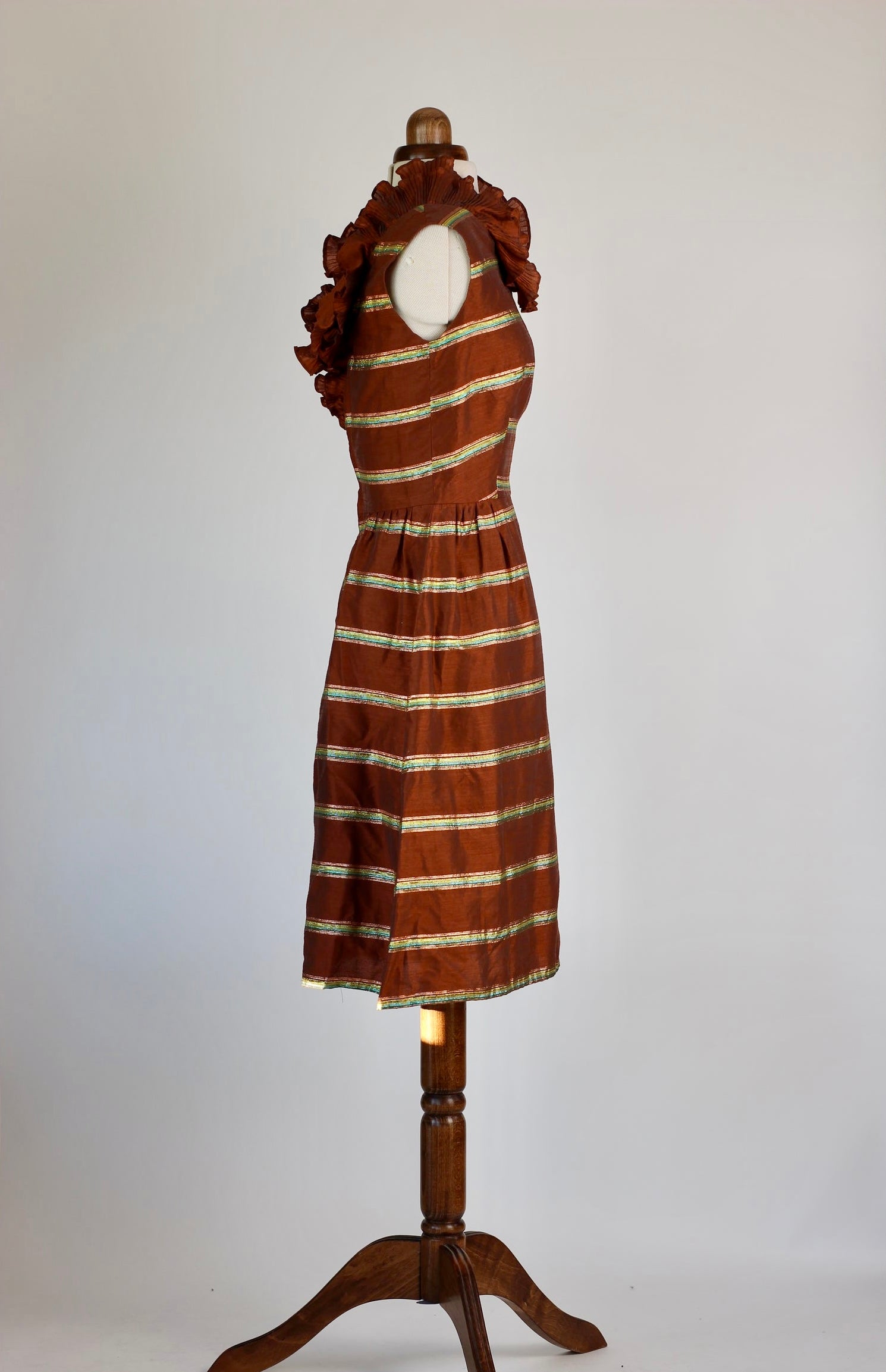 1960s Dress in Brown with Metal Threads//Made in London//Size XS