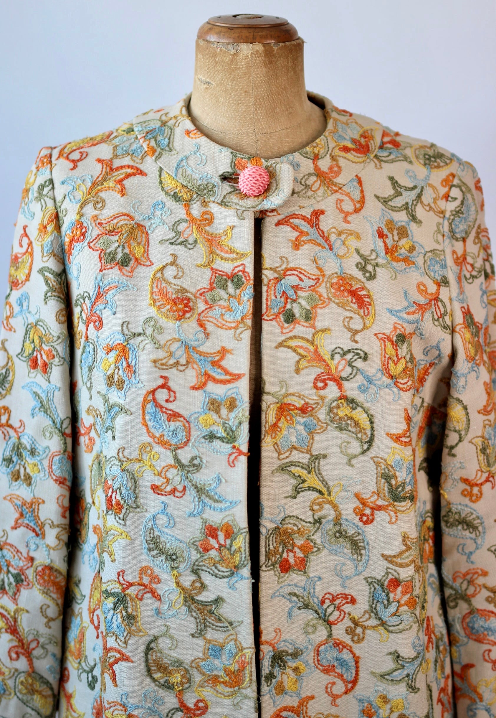 1960s Embroidered Coat//Sand//Size M/L.