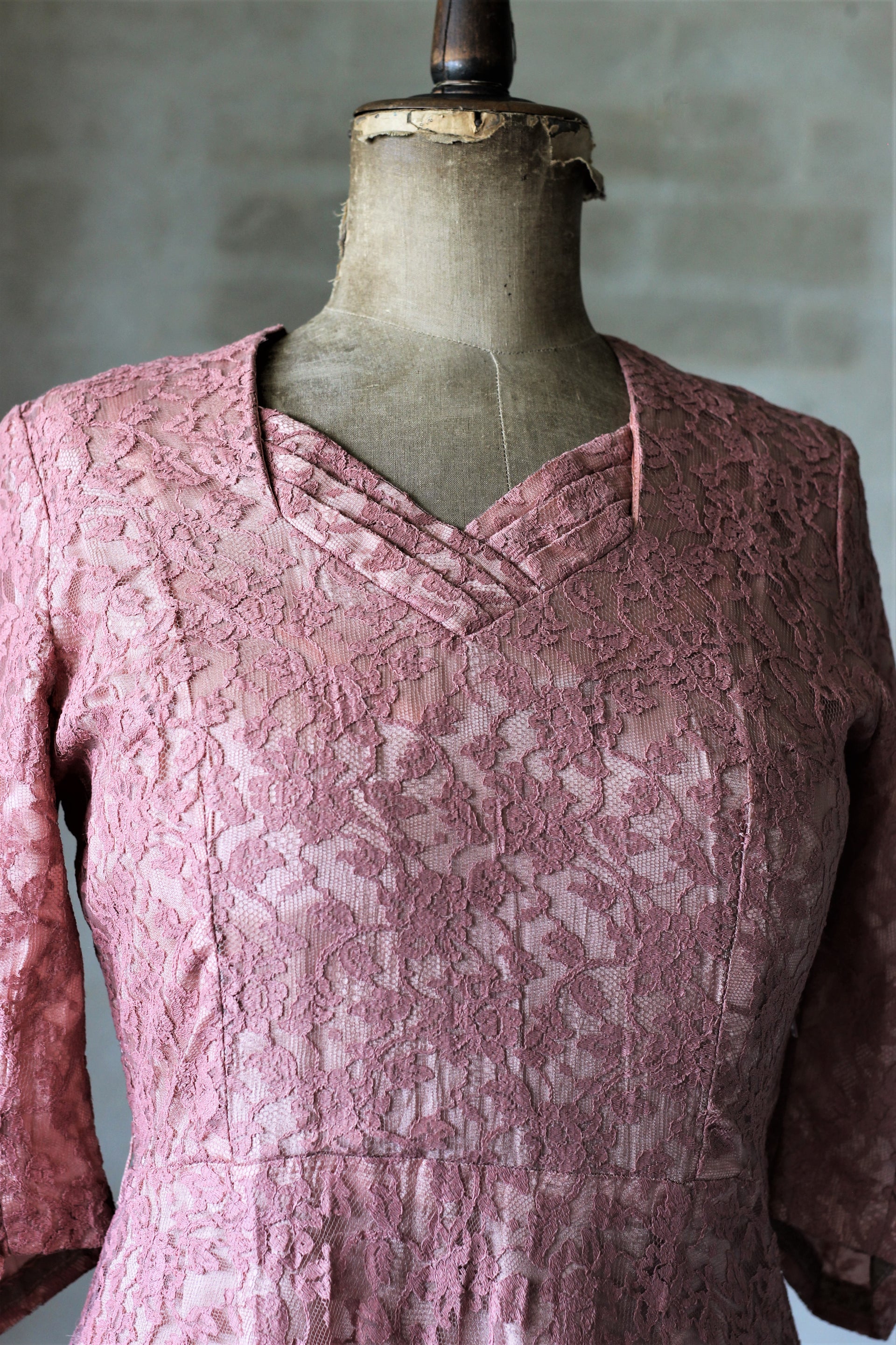 1950s 1960s Pink Draped Lace Dress//Size M