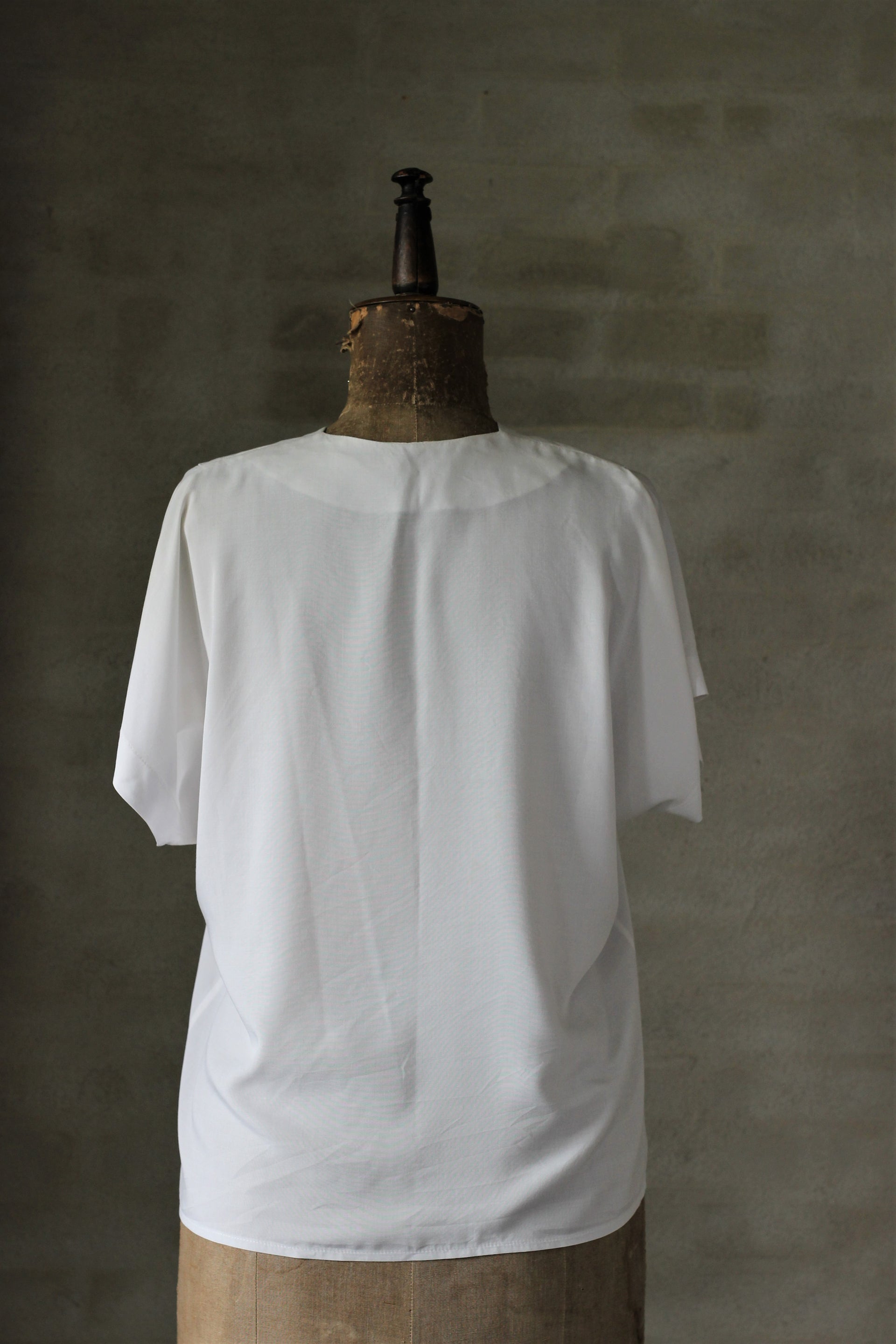 1980s White Shirt with Laces Size Size XL