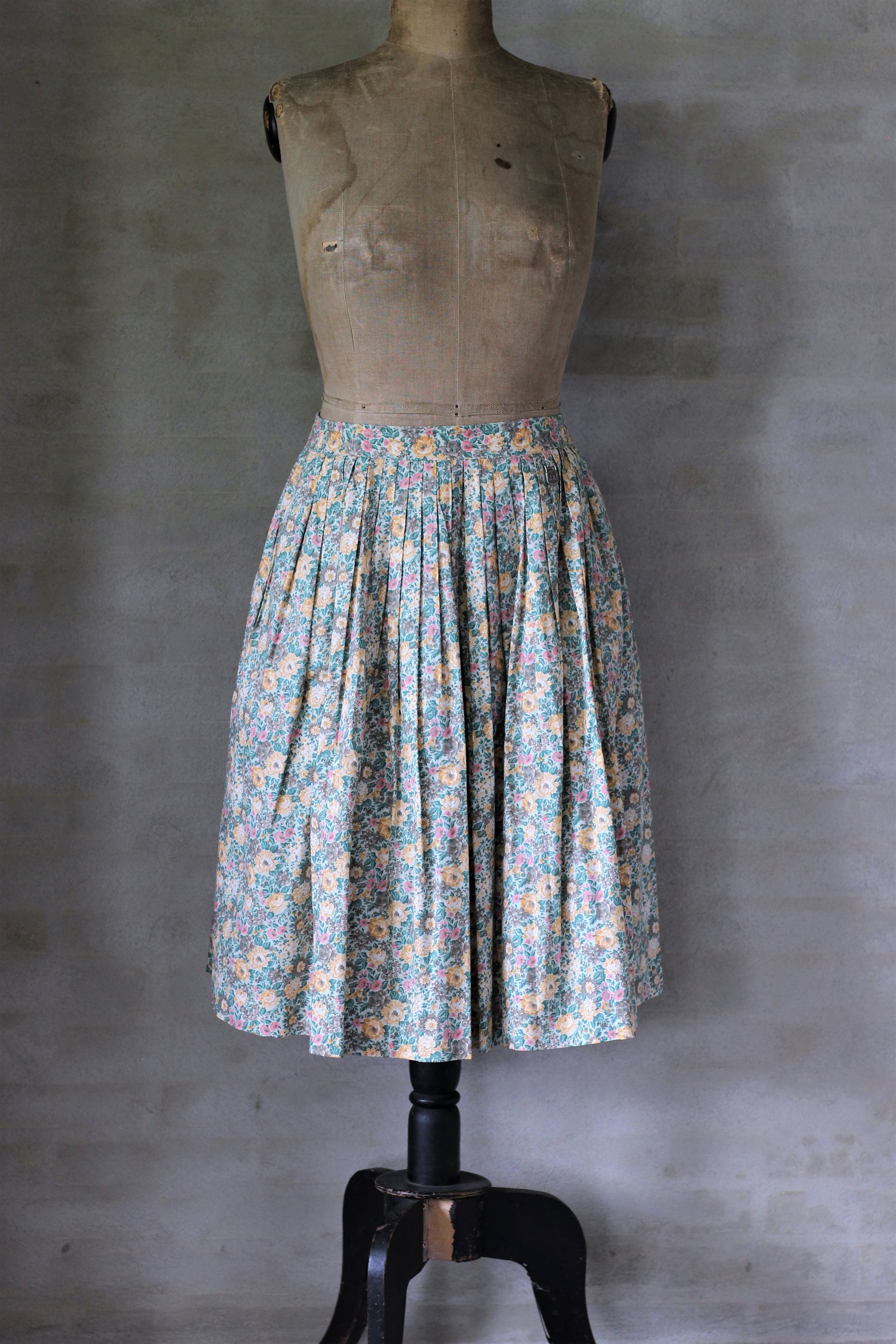 1990s Bavarian Pleated Floral Printed Skirt