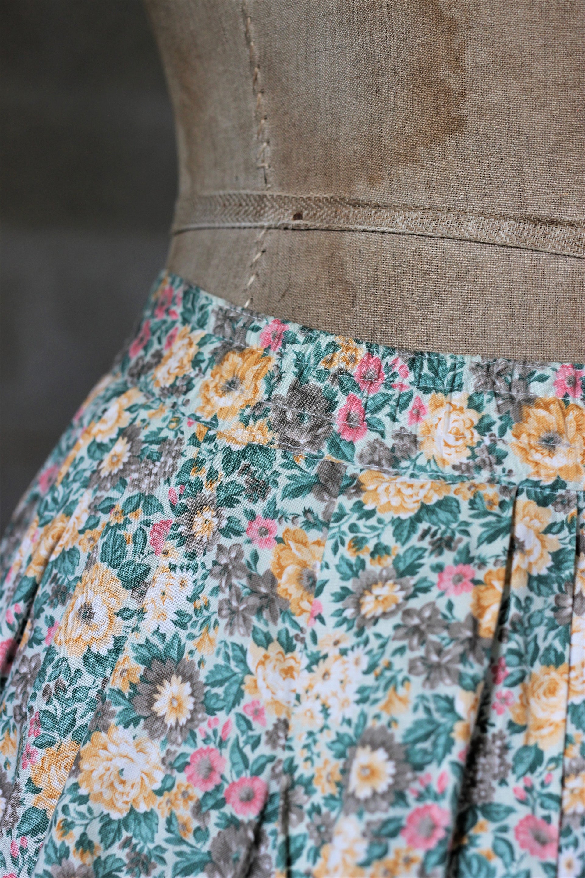 1990s Bavarian Pleated Floral Printed Skirt
