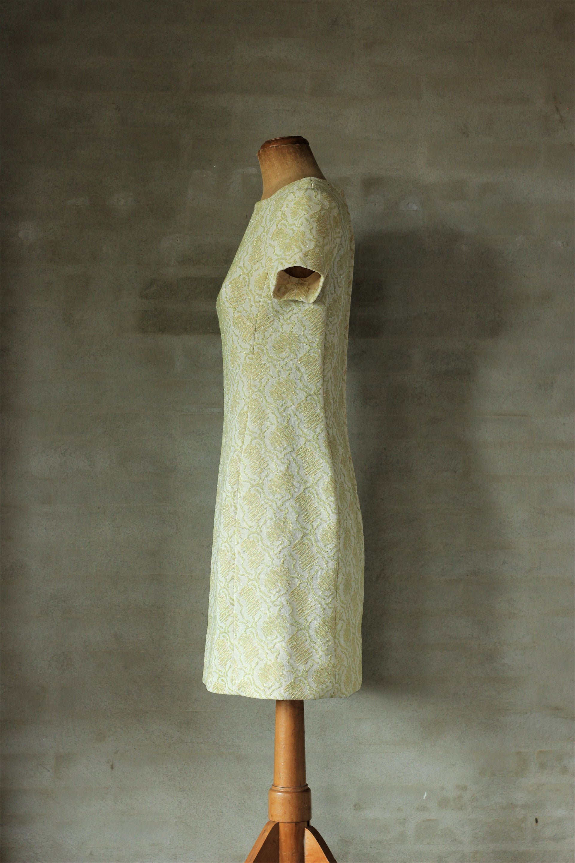 1960s Vintage Ivory Brocade Mod Dress//Size M