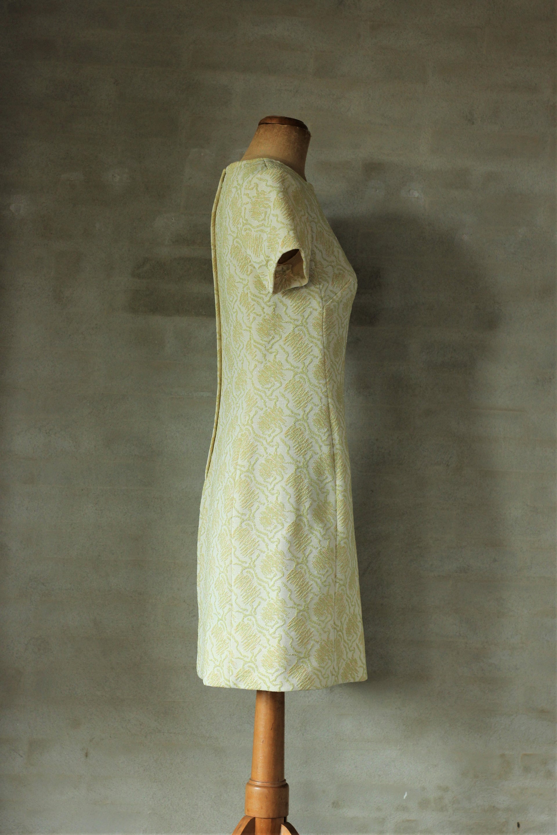 1960s Vintage Ivory Brocade Mod Dress//Size M