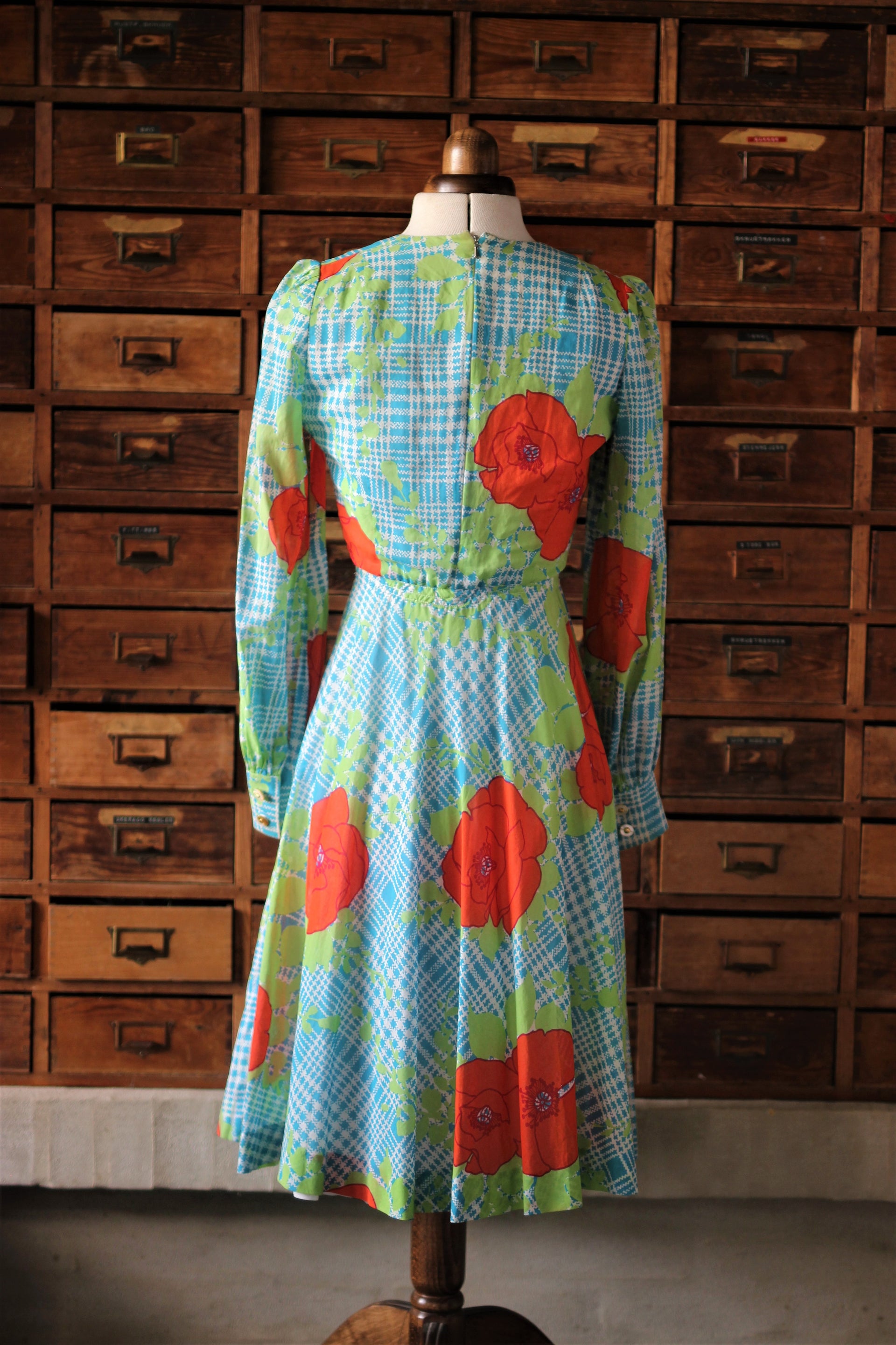 1970s Dress with Red Flowers//Size S