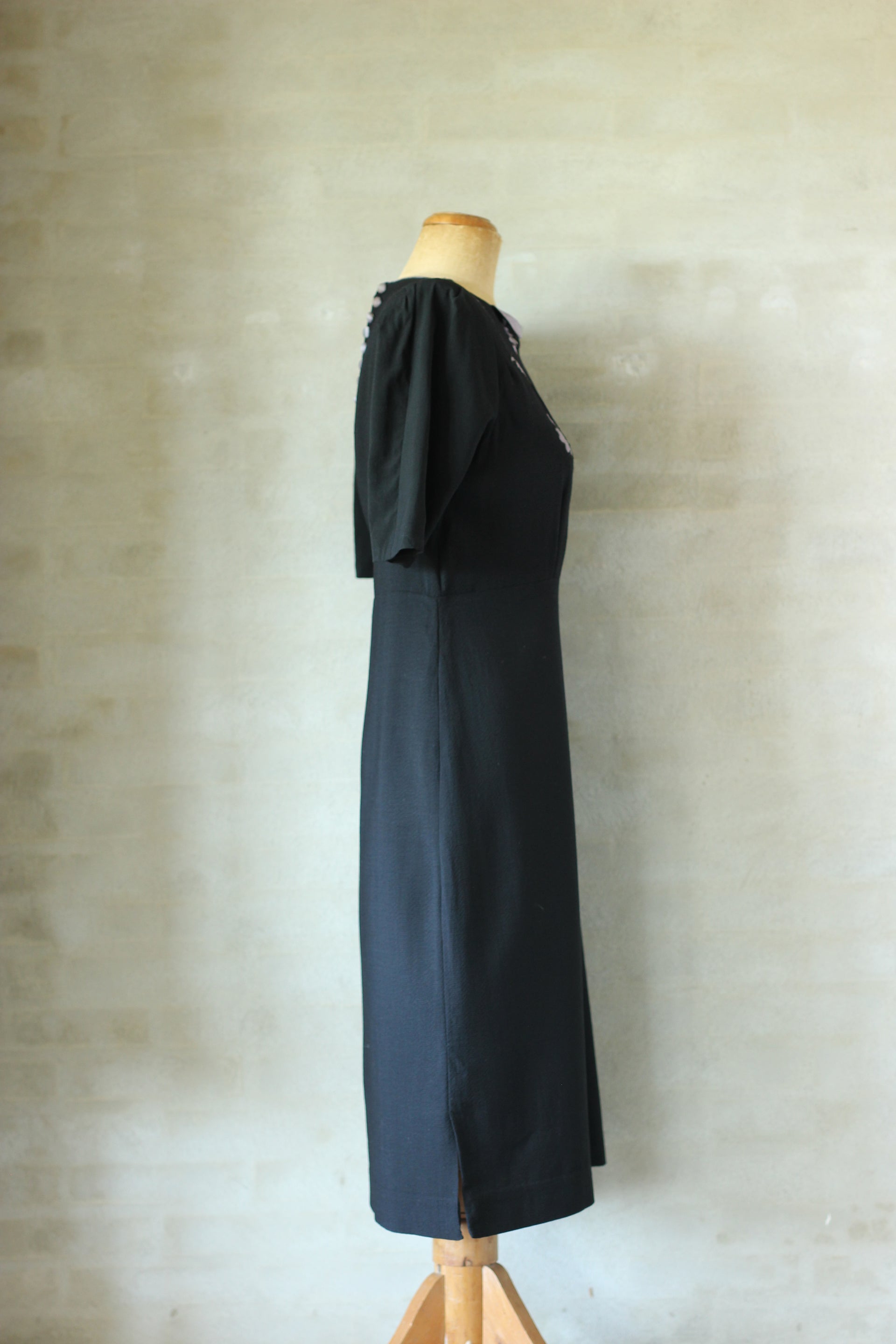 1940s Black Wool Crepe Dress //Size M/L