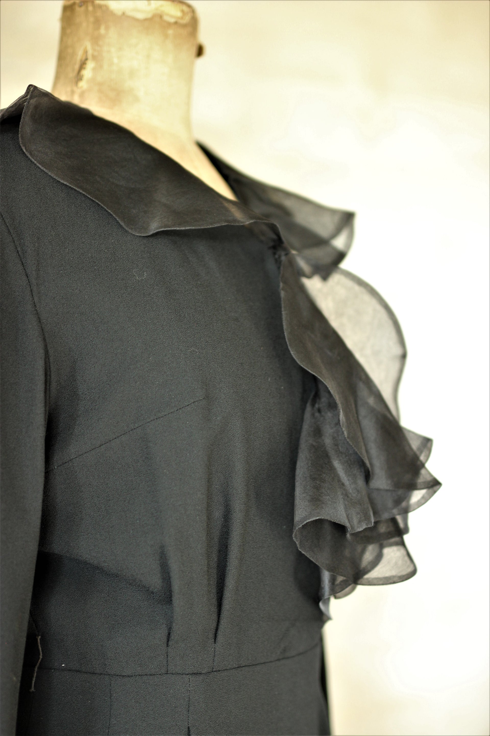 1940s 1950s Black Wool Crepe Dress//Size M/L