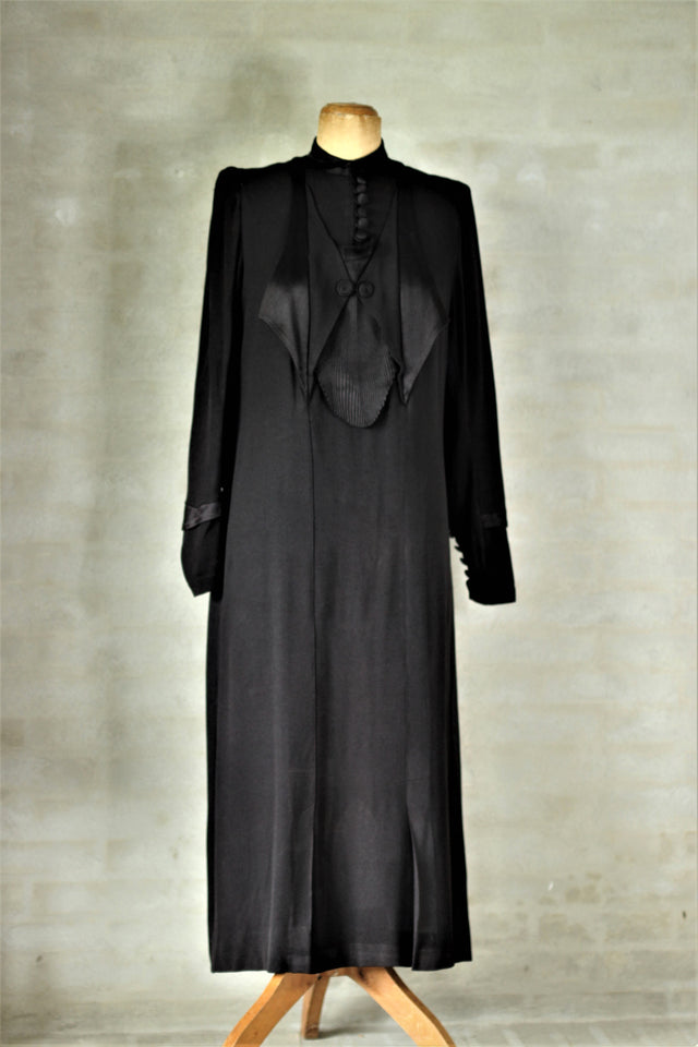 1930s Black Silk Crepe Dress//Size L/XL.