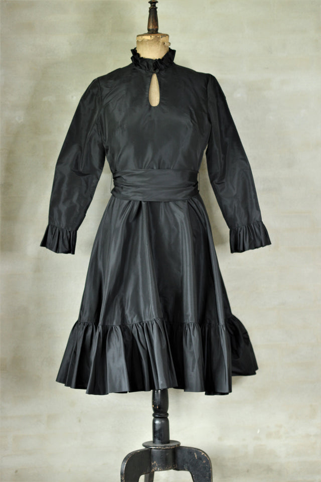 1970s Black Taffeta Dress//Size M