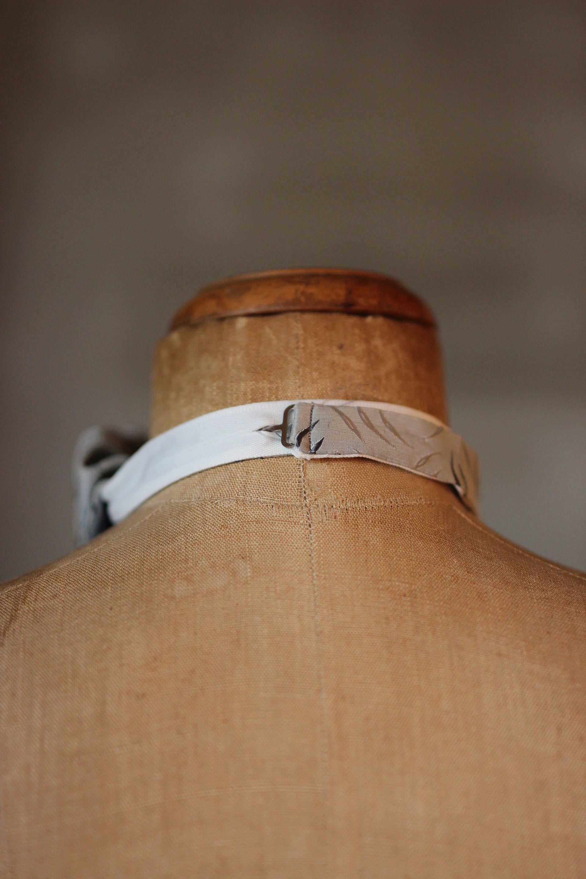 Vintage Light Grey Short Tie with Rhinestones