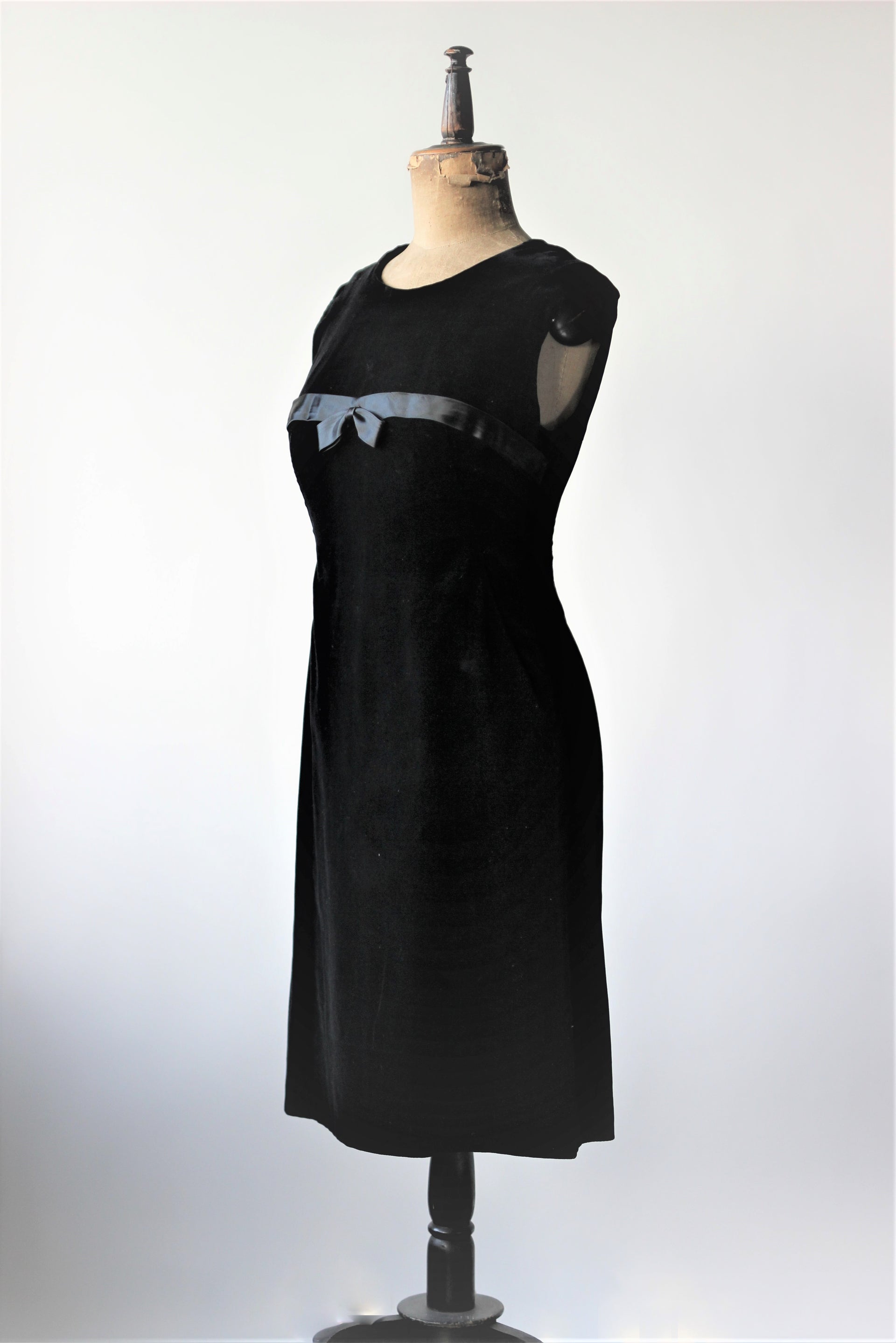 1950s - 1960s Vintage Black Velvet Dress//Size L