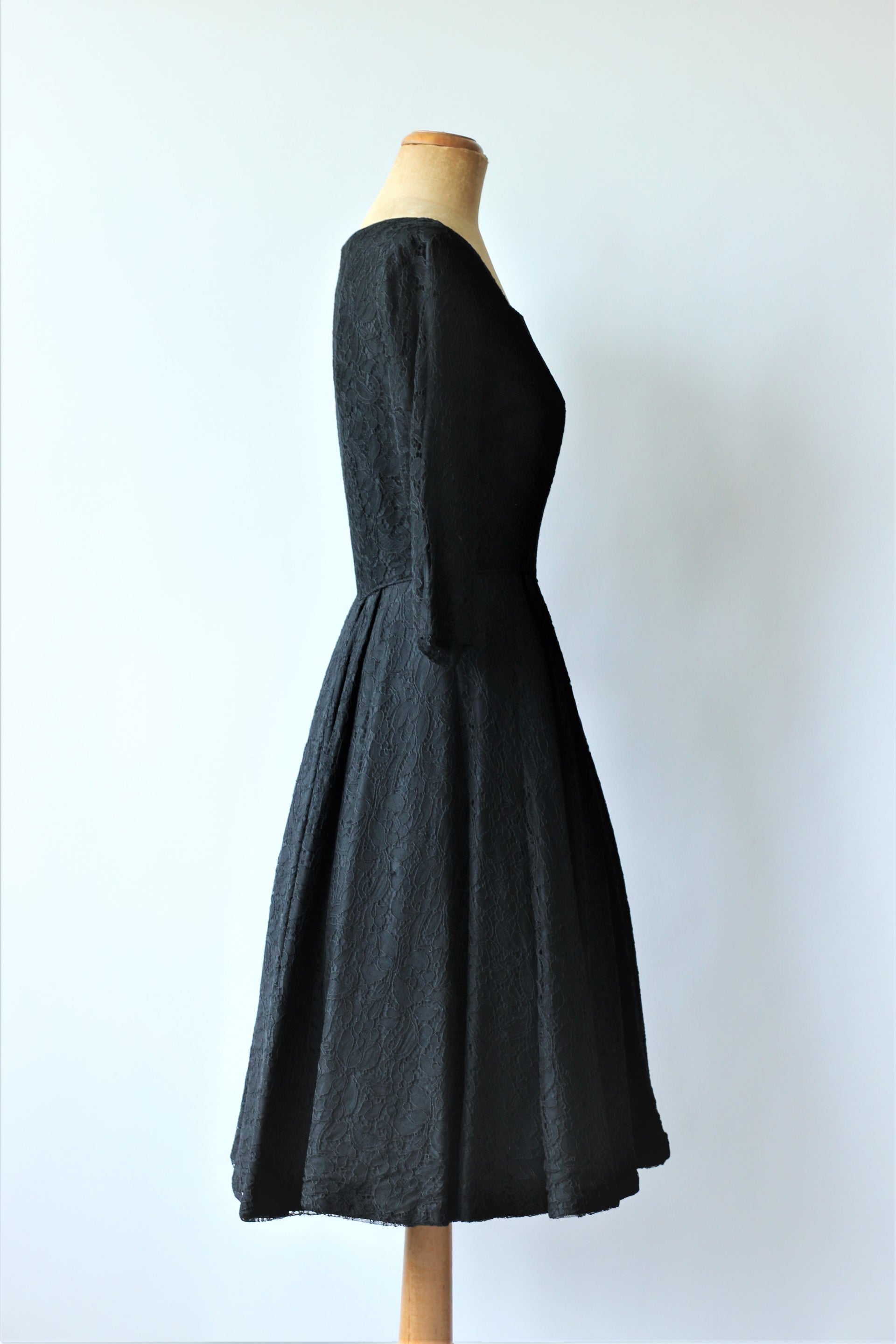 1950s Full Skirt Black Lace and Satin Dress//Size M