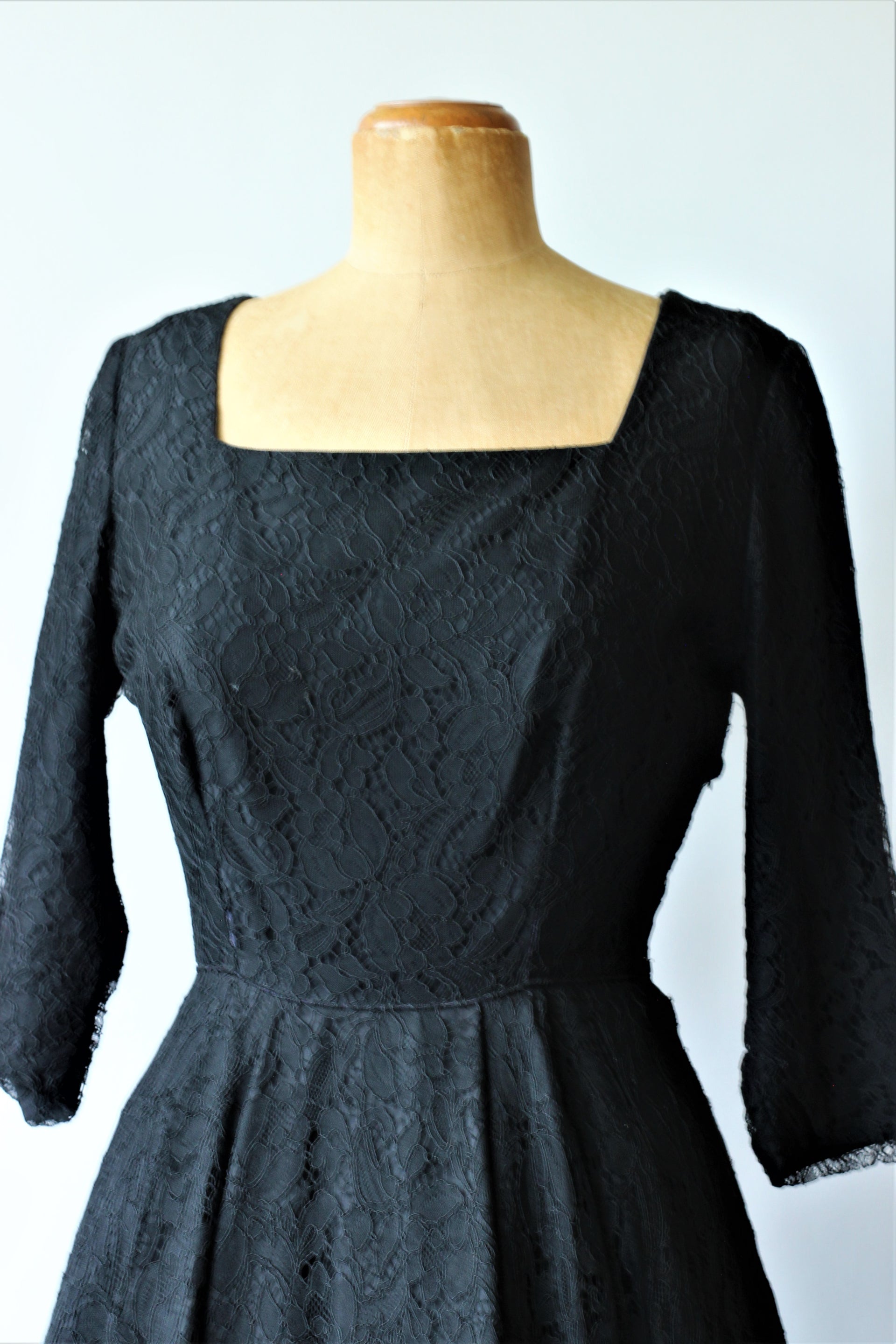 1950s Full Skirt Black Lace and Satin Dress//Size M
