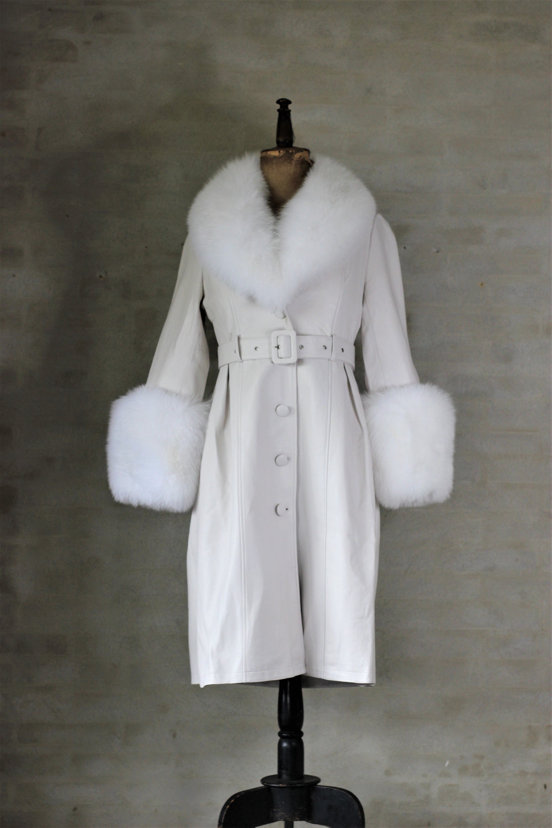 ISA White Trench Coat  SIZE XL (L)