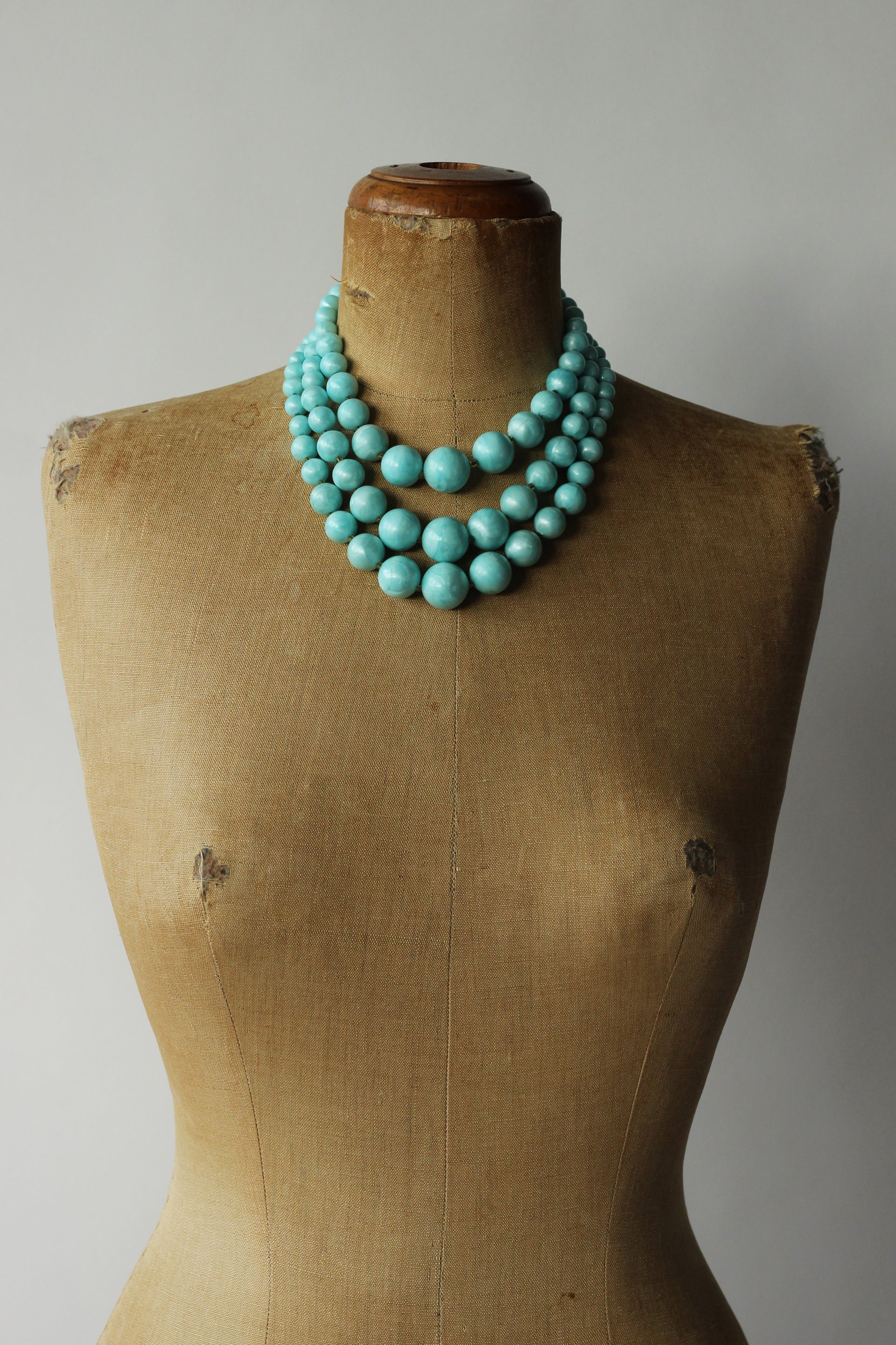 1950s Vintage 3 Stand Turquise Plastic Gass Beads Necklace