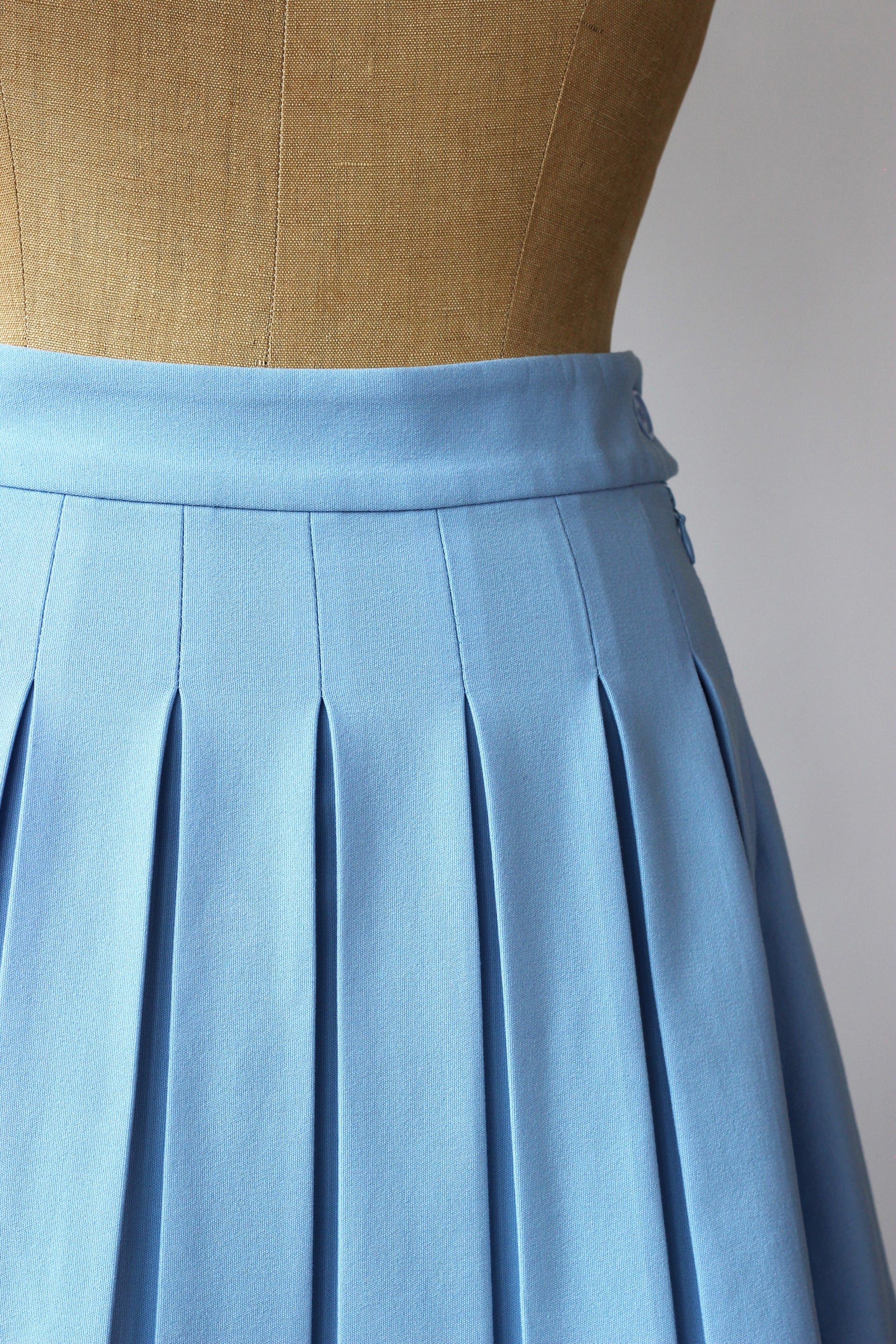 1980s Pleated Light Blue Short Skirt//Size XS/S