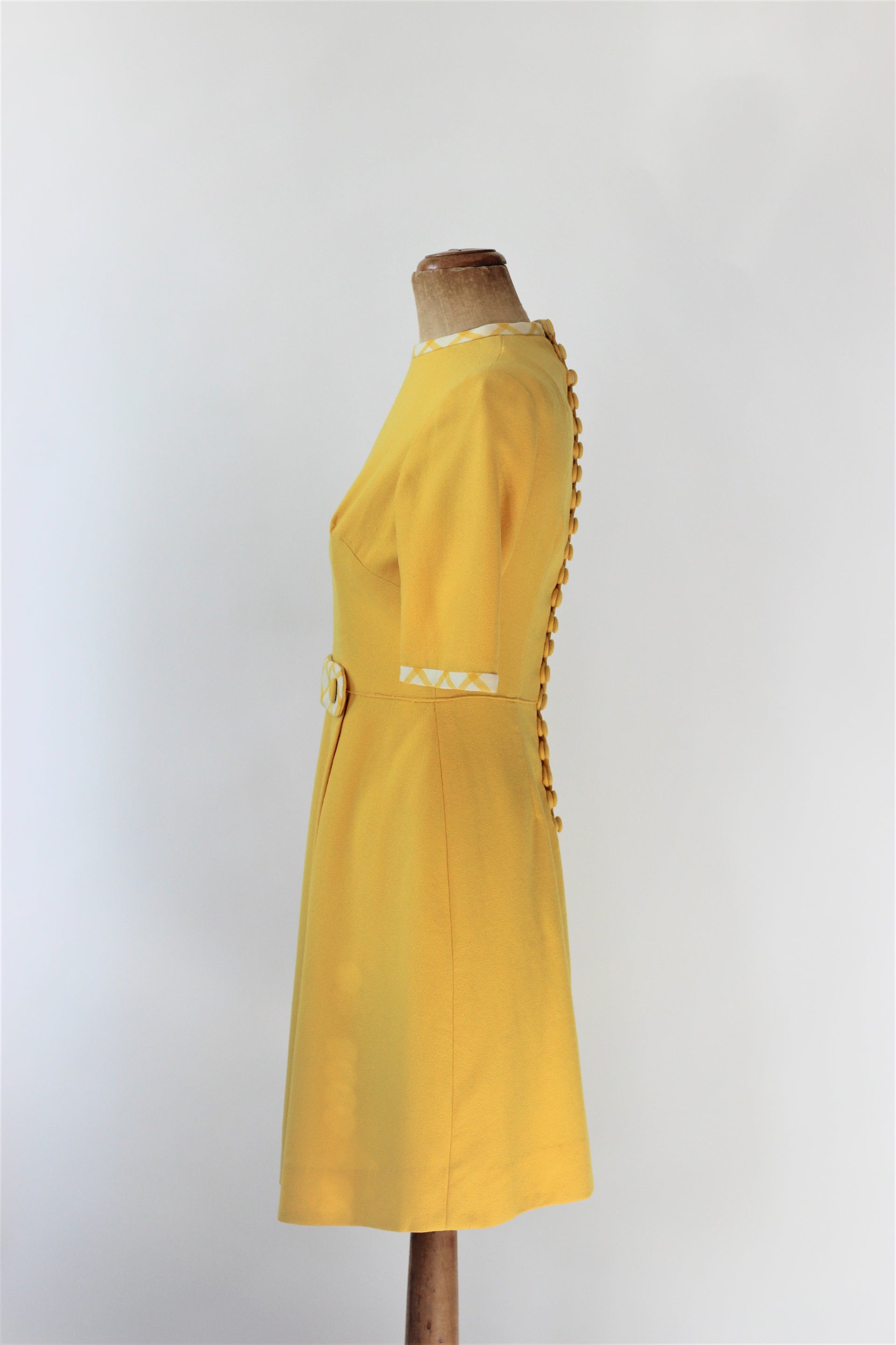 1960s Yellow Short Sleeve Mod Dress//Size M