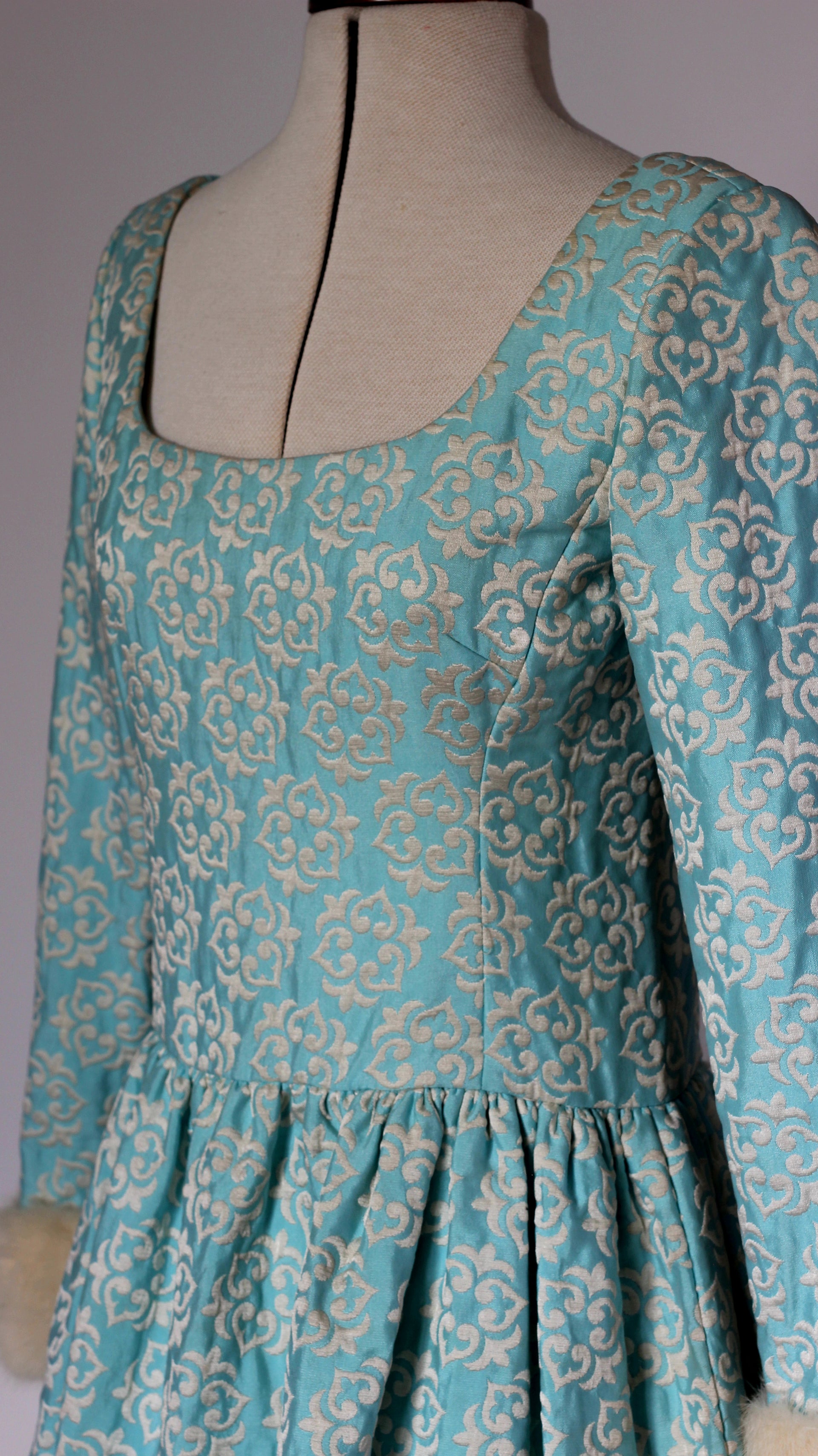 1960s Embroidered Light Blue Short Dress//Size M