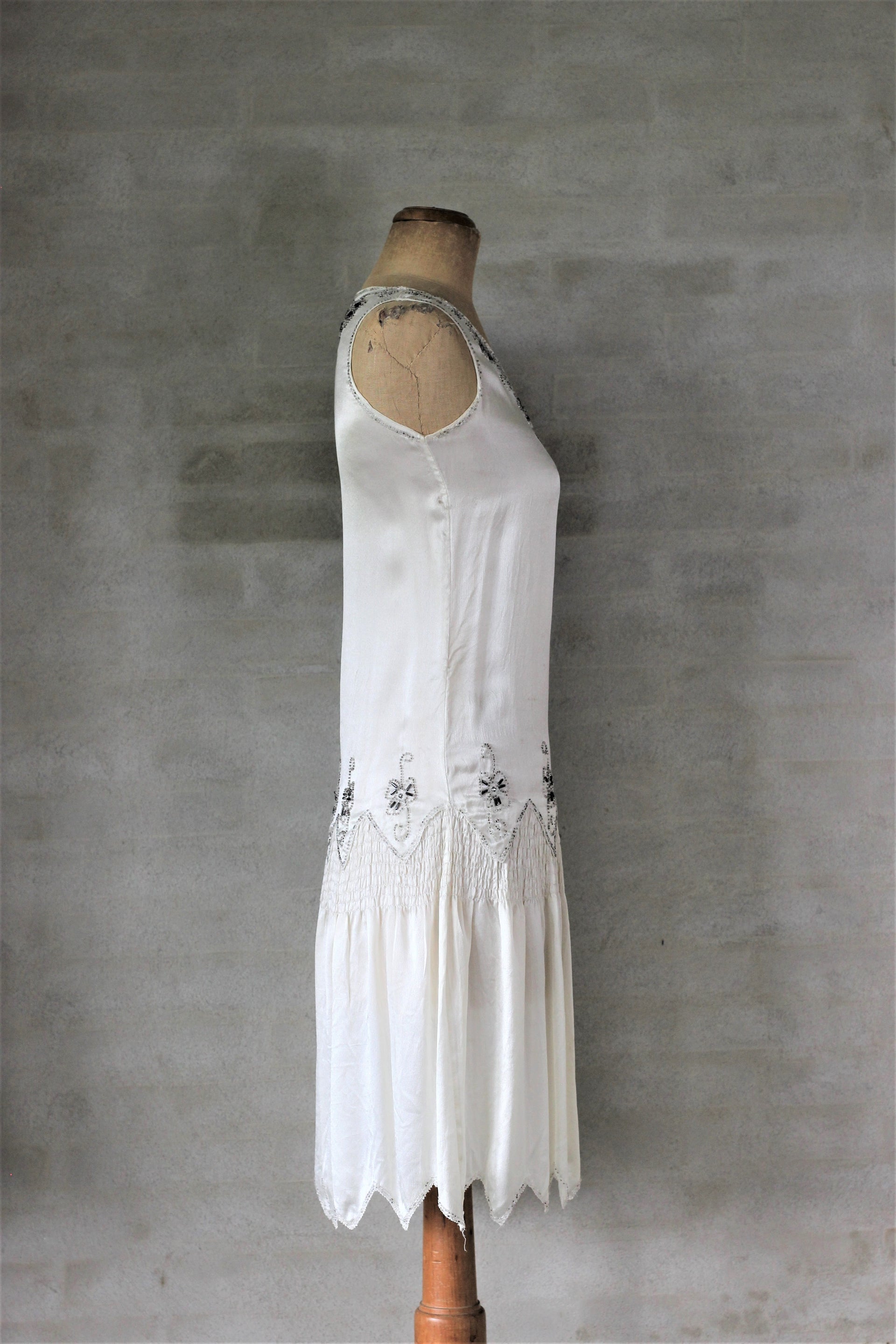 1920s White Silk Dress with Glass Beads and Rhinestones
