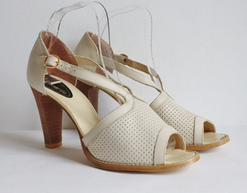 1970s Sand Colored  Vtg. Pumps // Made in Italy //Deadstock// Size EU 41/UK 7/US 9½
