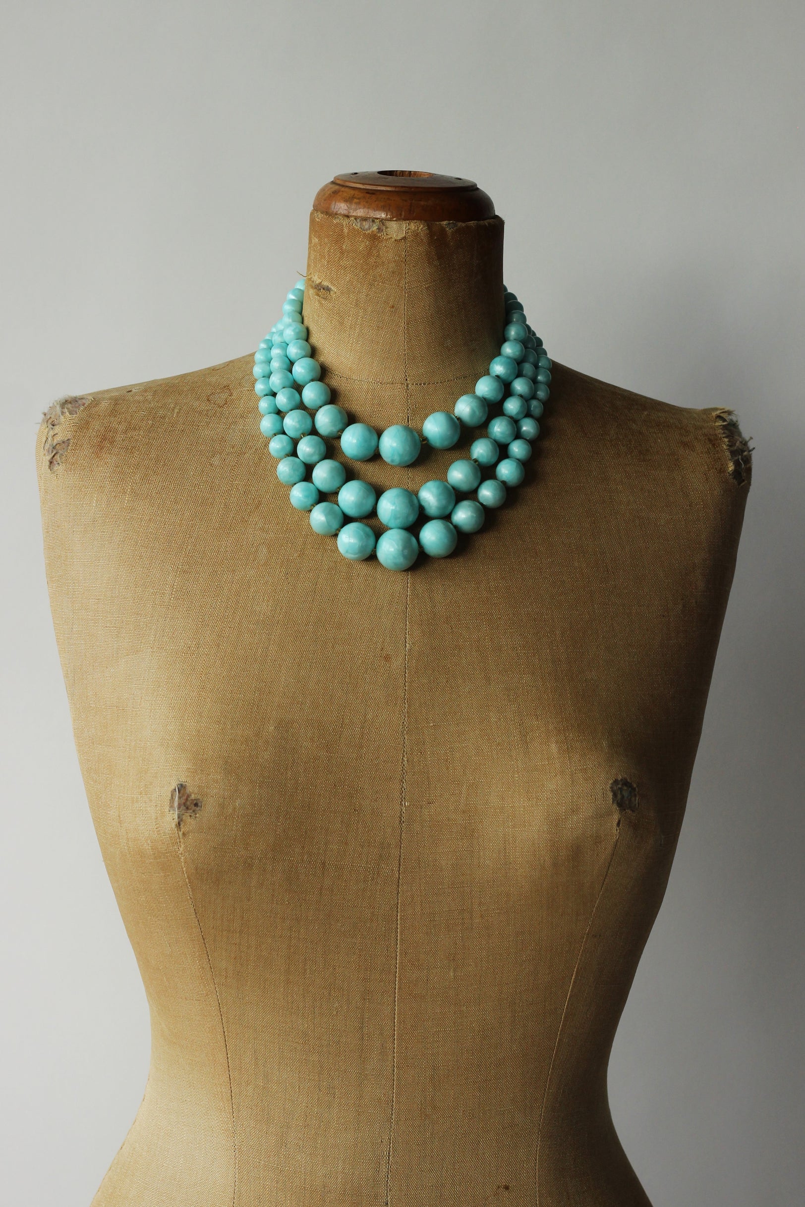1950s Vintage 3 Stand Turquise Plastic Gass Beads Necklace
