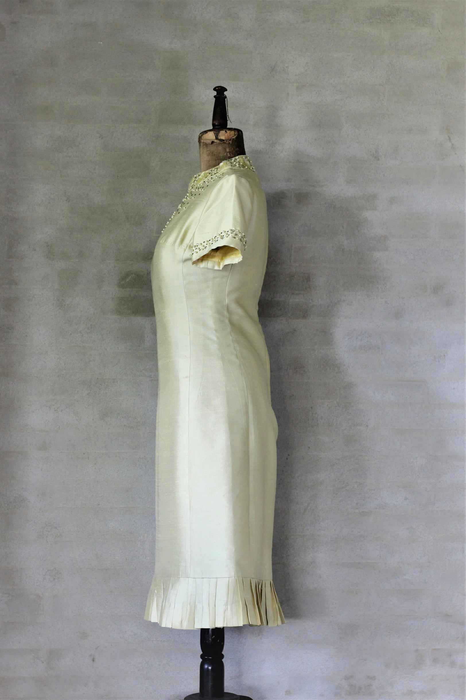 1960s Pale Yellow Raw Silk Dress//Size M