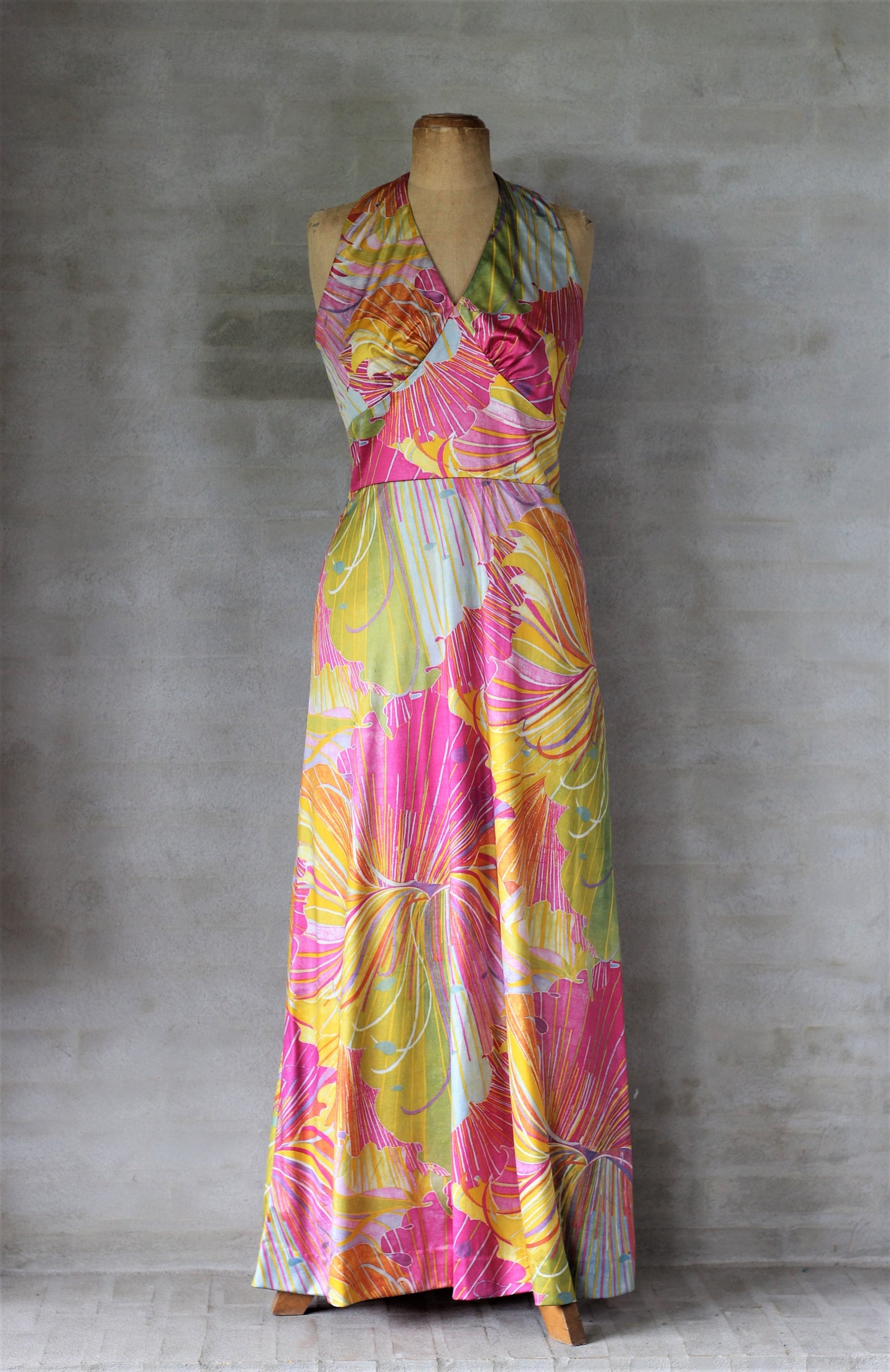 1970s Colorful Maxi Halter Neck Dress//Size S/M